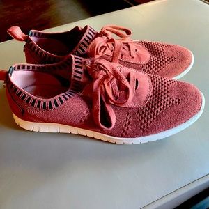 STEVE MADDEN  CASUAL SHOES SIZE 9